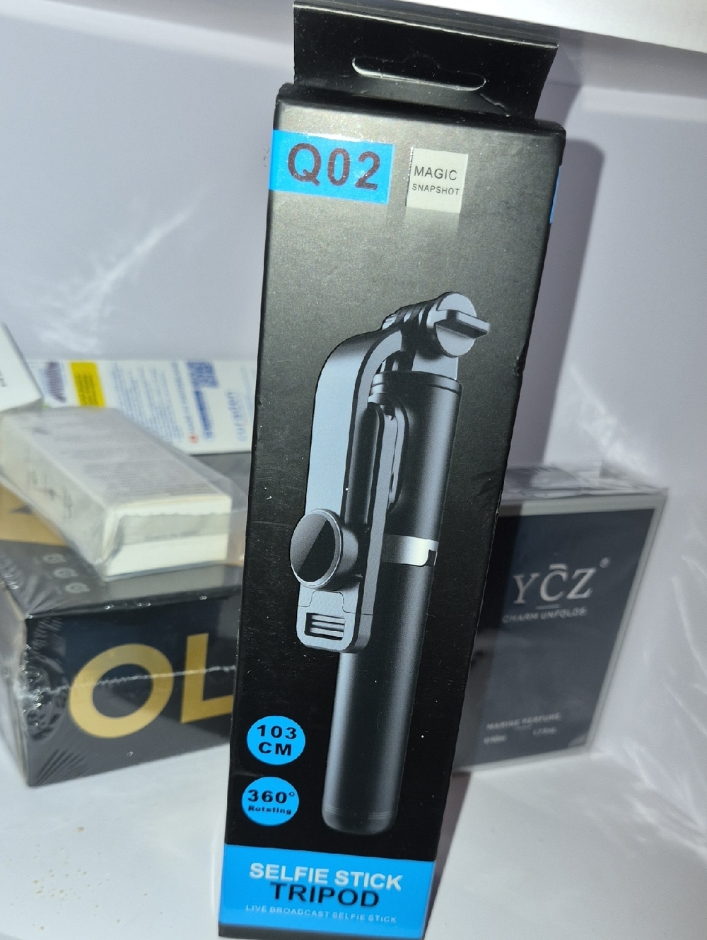 Q02 Selfie Stick Tripod in Black